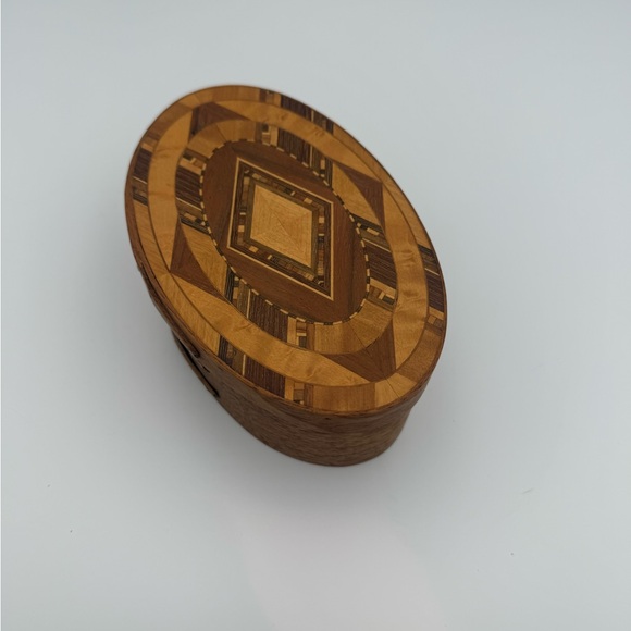 Vintage Shaker Oval Wooden Box - Inlaid Marquetry Lid - Handmade Pantry Box